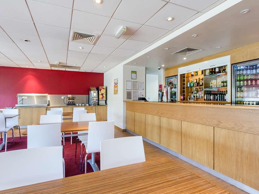 Travelodge Sunbury M3 Londyn Restauracja zdjęcie
